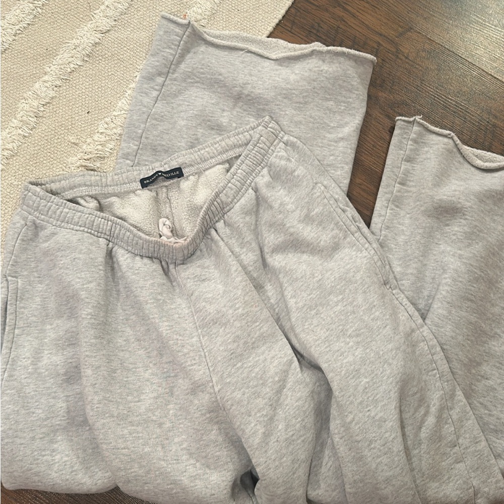 grey brandy melville sweatpants